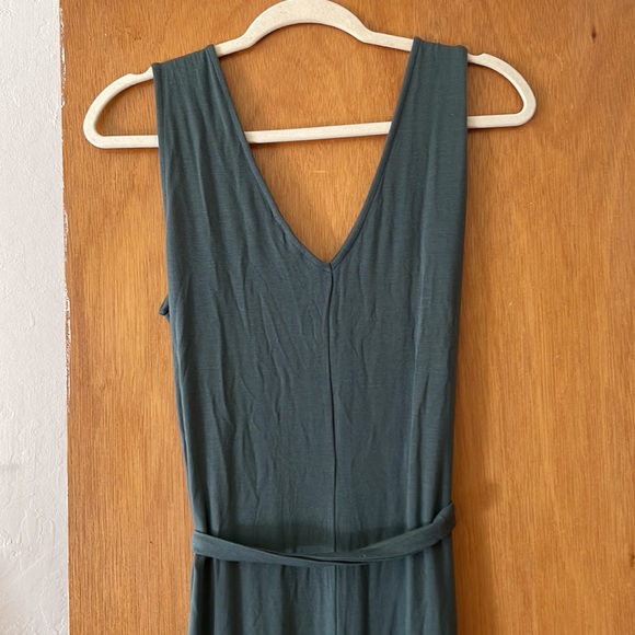 NWT Gap stretch jumpsuit - Picture 4 of 7
